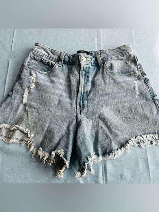 Hollister Ultra High Rise Mom Shorts 5” Sz 30/10 Light Wash Frayed Hem - Picture 7 of 8